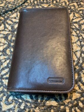 Vintage Coach Dark Brown Leather Zip Organizer